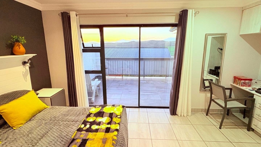5 Bedroom Property for Sale in Reebok Western Cape